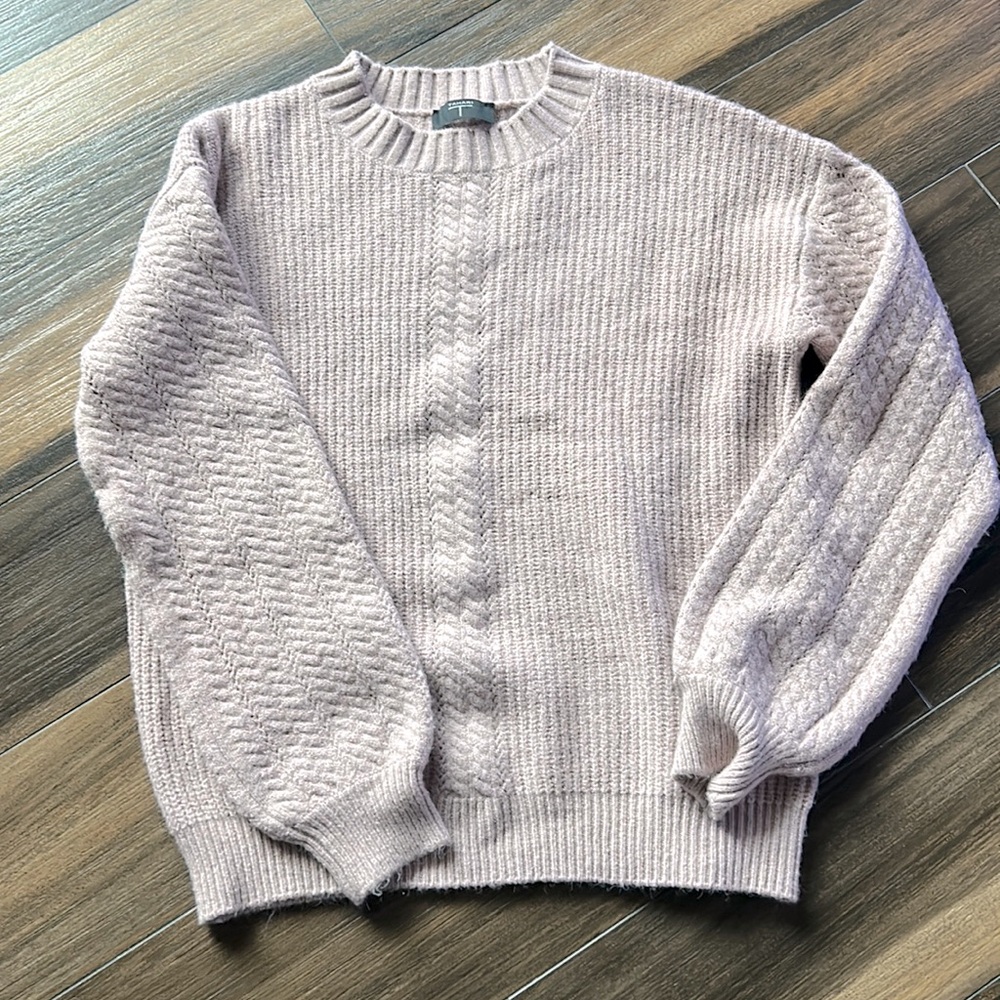 Women sweater! Size S. Very stylish for winter!